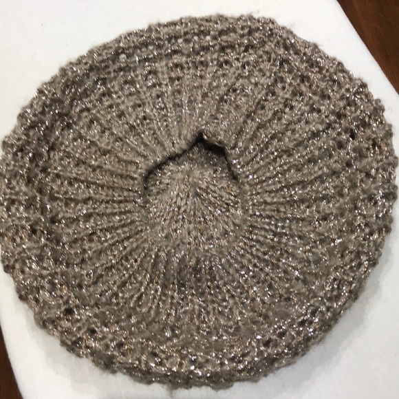 Tan Beret w/ gold lurex - Picture 2 of 2